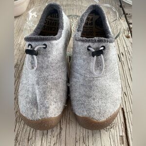 Keen Slippers